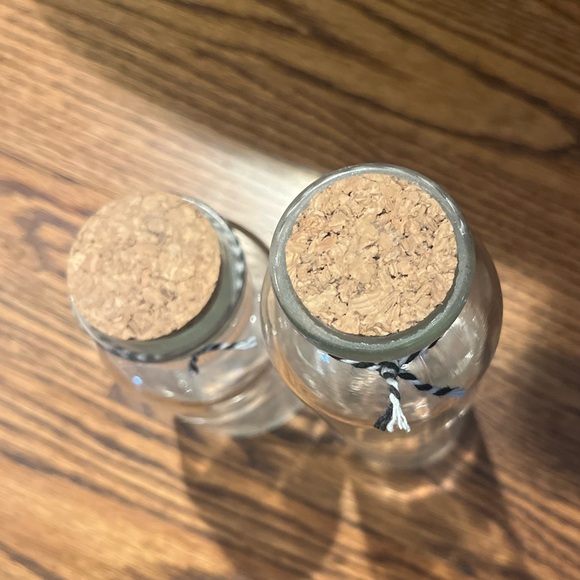 Glass jars with lids - Picture 2 of 4